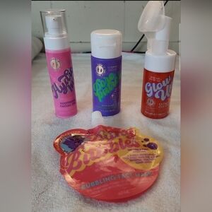 Glow Up Gentle Cleansing Foam - Pink